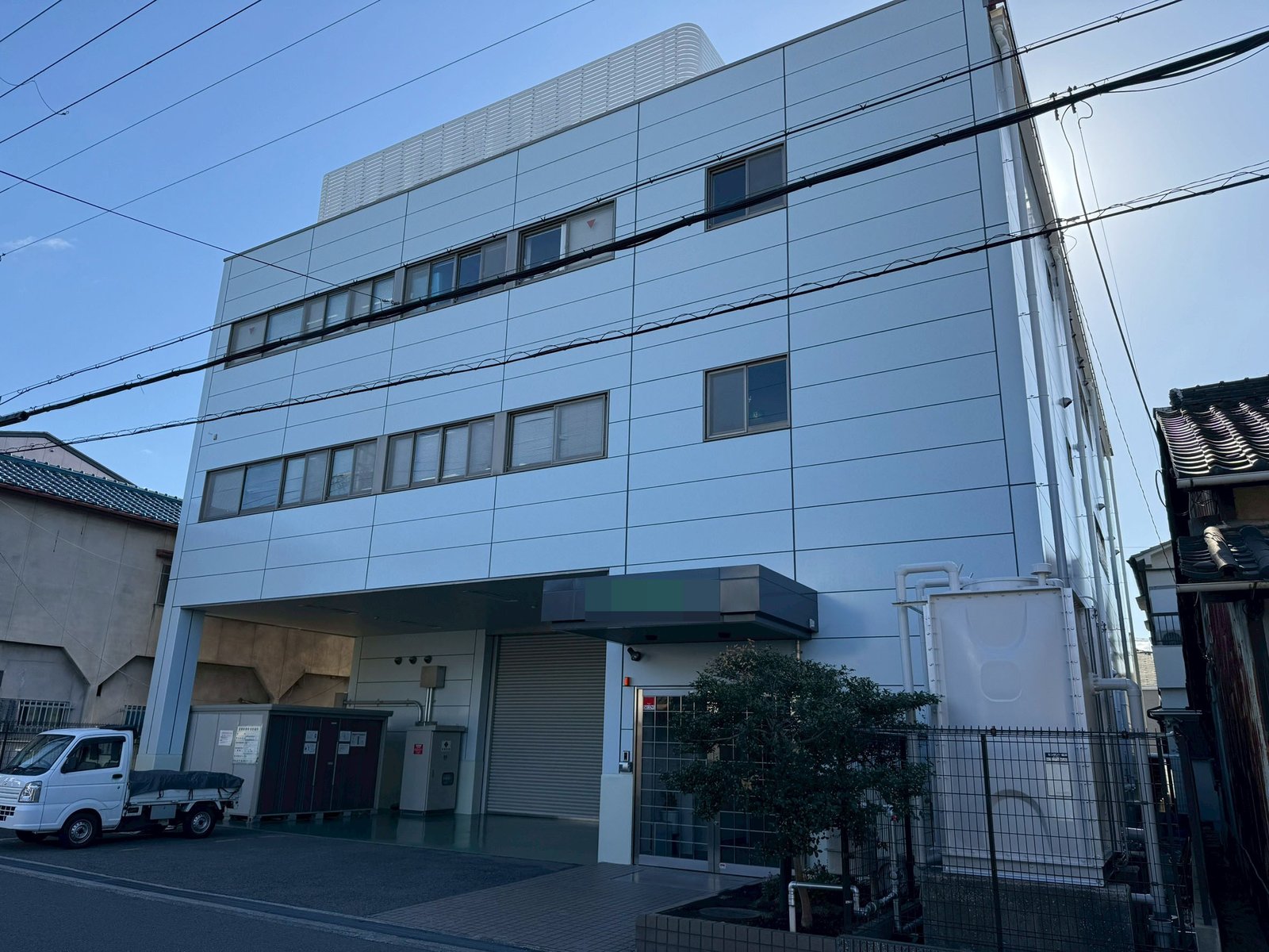 社屋外壁塗装工事 — 大阪府